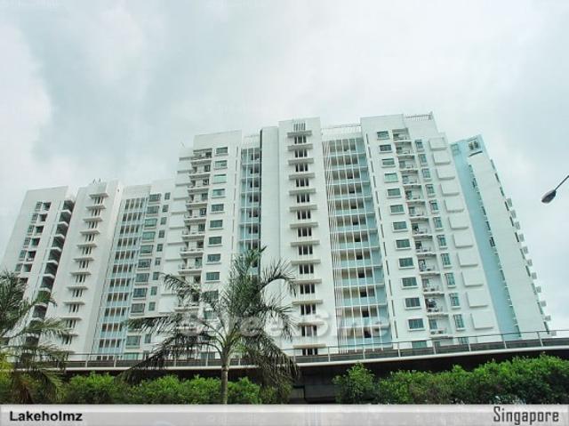 Lakeholmz D22, Condominium