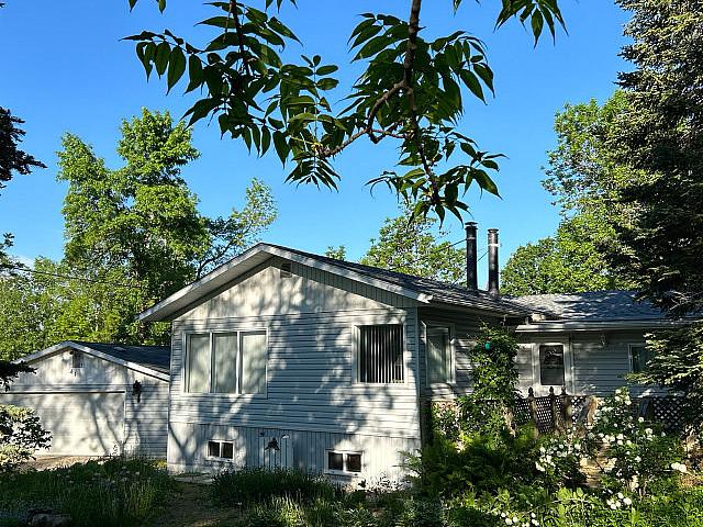 Lakeshore Heights 4 Bed 2 Bath Home, Garage, Large Lot