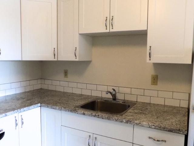 Lakeside Chateau Apartments 1 Bedroom Apartment for Rent at 10327 107 Ave, Grande Prairie, AB T8V 1M4 South Avondale