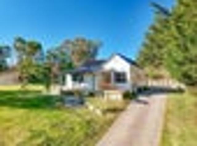 Lakeside lifestyle with space to build your dream