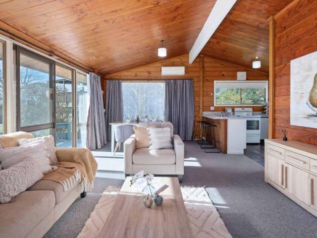 Lakeside Lockwood Living