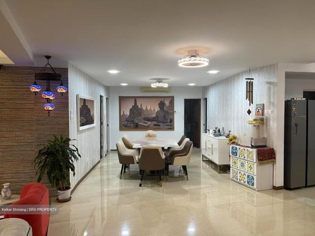 Lakepoint Condominium D22, Condominium