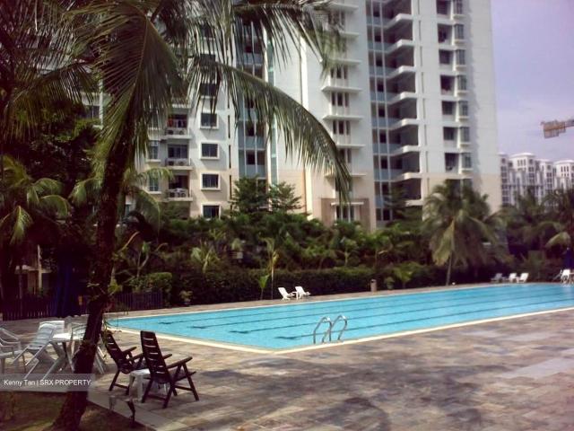 Lakepoint Condominium D22, Condominium