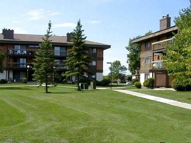 Lakepointe II 1 Bedroom Apartment for Rent at 1035 110 1035 Beaverhill Blvd Winnipeg, MB R2J 3R2 Southdale
