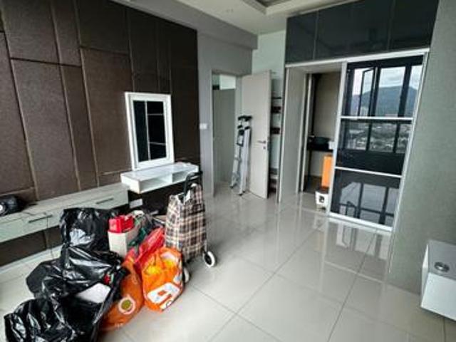 Lakepark Residence For Sale