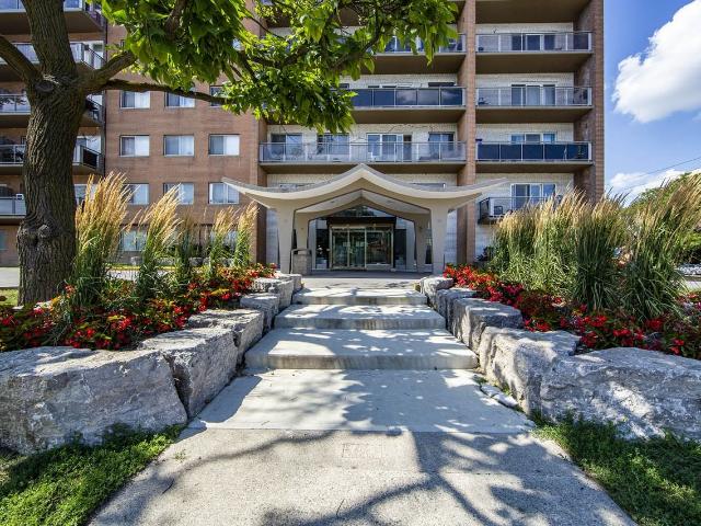 Lakewood Apartments II Studio Apartment for Rent at 1285 Lakeshore Rd E, Mississauga, ON L5E 1G4 Lakeview