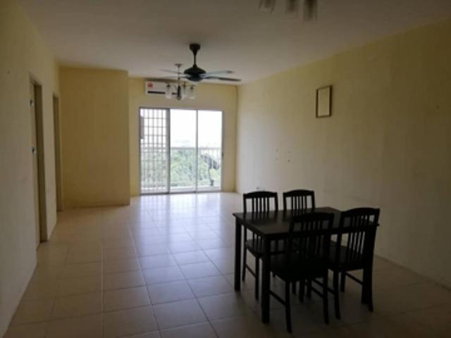 Lakeview Apartment