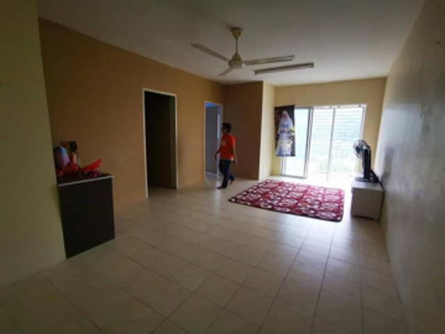Lakeview Apartment