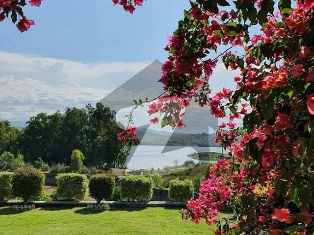 Lake View Developed Estate For Sale