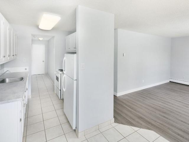 Lakeview Mews 2 Bedroom Apartment for Rent at 2528 66 Ave Sw, Calgary, AB T3E 5K4 Lakeview