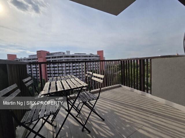 Lakeville D22, Condominium