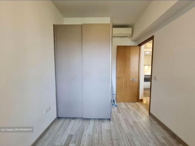 Lakeville D22, Condominium