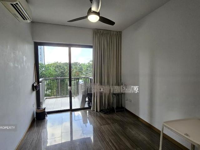 Lakeville D22, Condominium