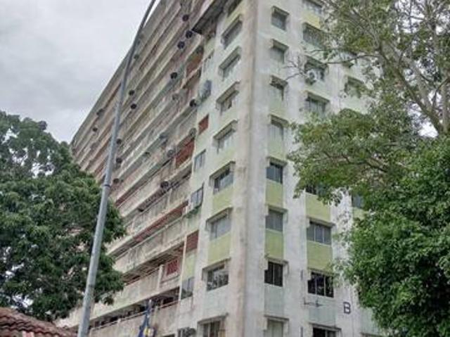 Laksamana Cheng Ho block B corner lot 4r2b medium floor unit for sale