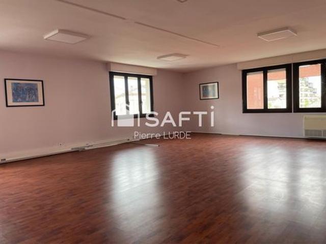 Lalandes Local commercial de 126 m2 en 4 pièces