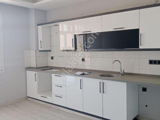 Laleli Mah.de Tadilatlı 120 M² Çift Balkonlu Kiralık Daire