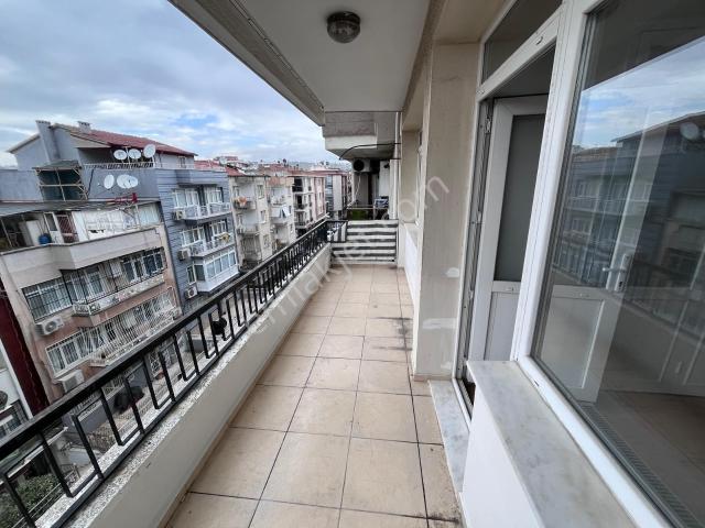 Laleli Mahallesi Cadde Yakını Kiralık 3+1 Daire