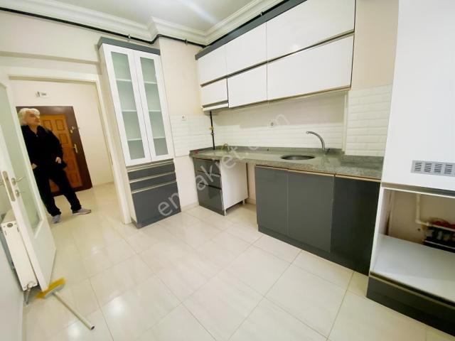 Laleli Sokakta 3+1 3+1 120m2 Yapılı