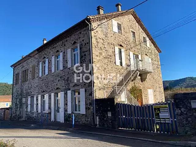 Lalevade d'Ardèche 07380 Location appartement 5 pièces t5