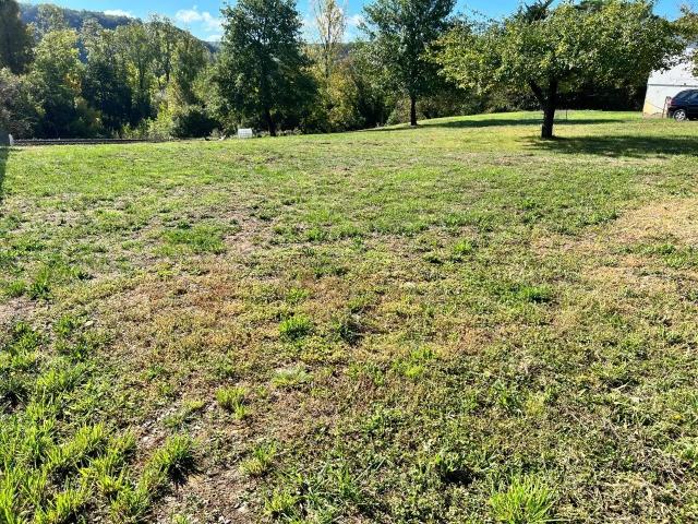 LALINDE A SAISIR TERRAIN A BATIR D'UNE SURFACE DE 1673 m², EAU