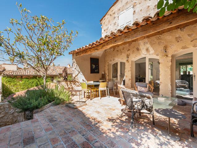 L'Art de Vivre au Coeur du Village: Ensemble Unique à Moustiers Sainte Marie