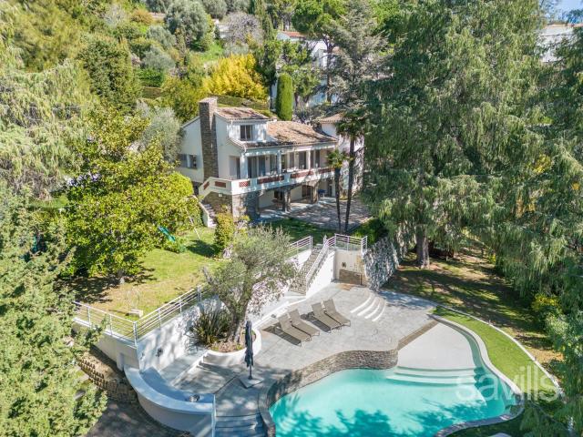 L'art de vivre entre mer et collines 332m² Nice