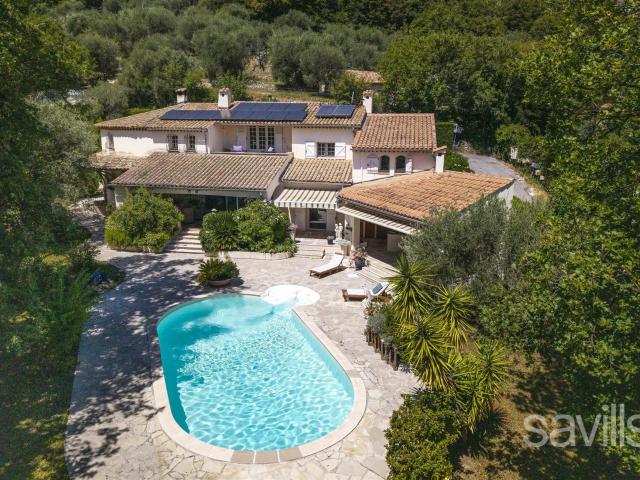 L'art de vivre provençal entre mer, montagne et nature 262m² Le Broc