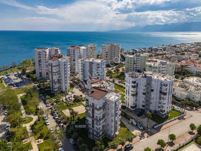 Lara Çağlayan'da Site İçi Deniz Manzaralı İçi Yapılı Geniş Daire