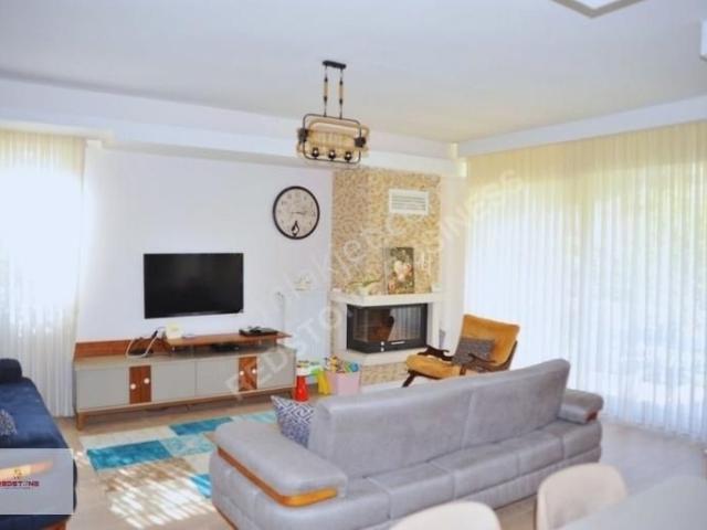 Lara Güzeloba'da Yabancı Ve Krediye Uygun Satılık 5+1 Villa