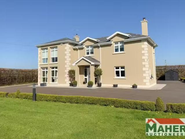 Lara Pinta, Ballintemple, Dundrum, Co. Tipperary, E34WV50 is f.