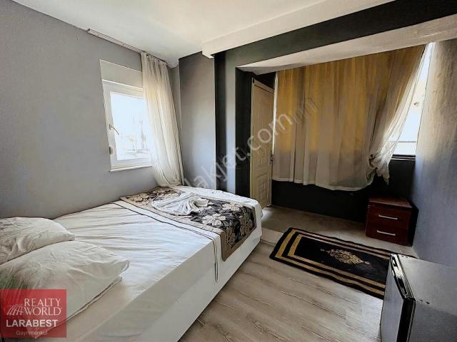 Lara Turizm Yolunda Satılık Komple Bina