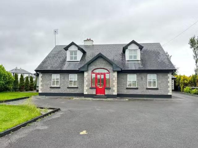 Laragh More, Ballyglunin, Co. Galway is for rent
