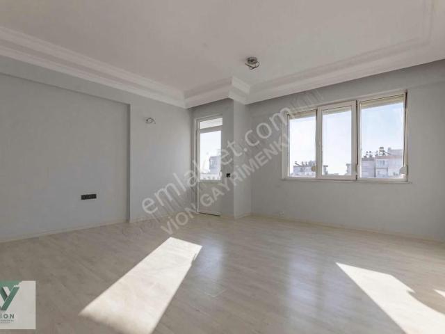 Lara'da 3+1 160m2 Net | Ayrı Mutfak | Ebeveyn Banyolu | Havuzlu