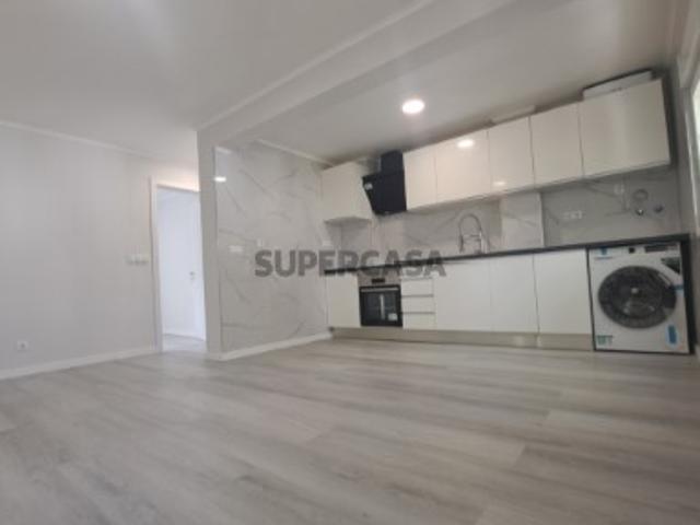 Laranjeiro Almada T3 Apartamento totalmente Recuperado