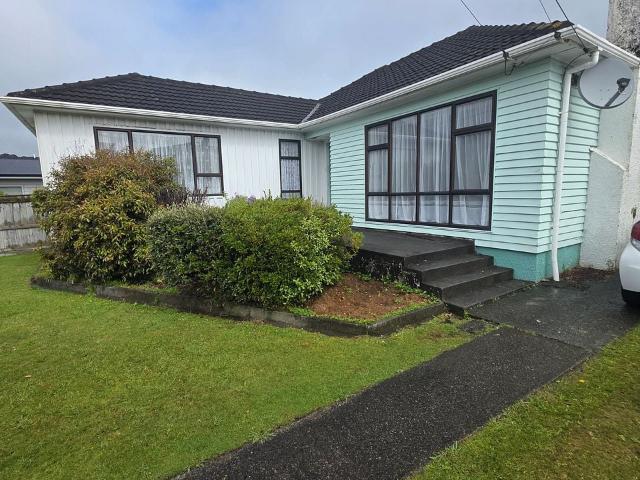 Large 4 bedroom Family Home in Wainuiomata