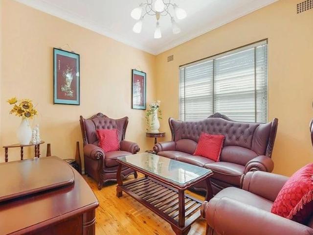Large 4 Bedroom House for lease now