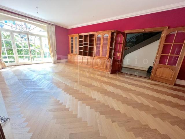 LARGE 12 ROOM MAISON DE MAITRE WITH A LOT OF CHARM PRIVATE GARDEN & SWIMMING POOL 8 bedrooms