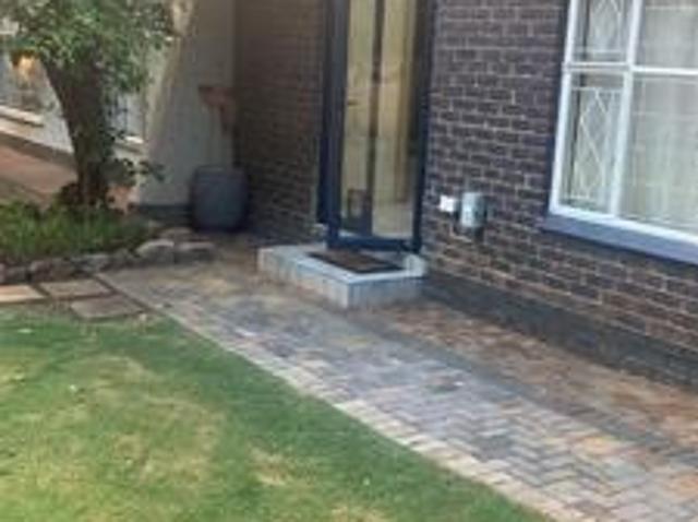 large 1 bedroom apartment to let for.