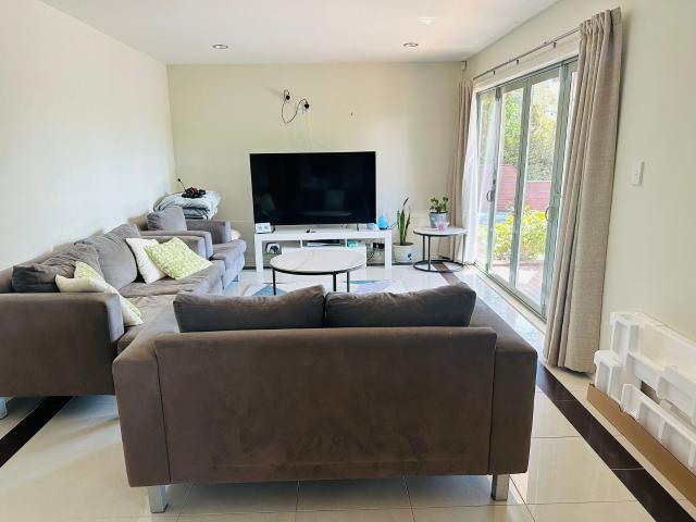 Large 1 bedroom flat with a large living room