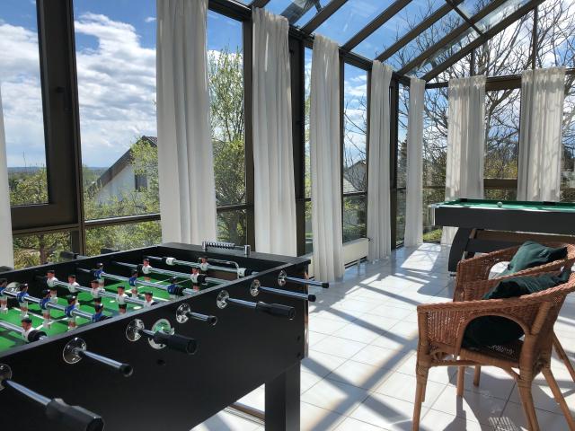 Large 240sqm apartment, fully equipped with garden
