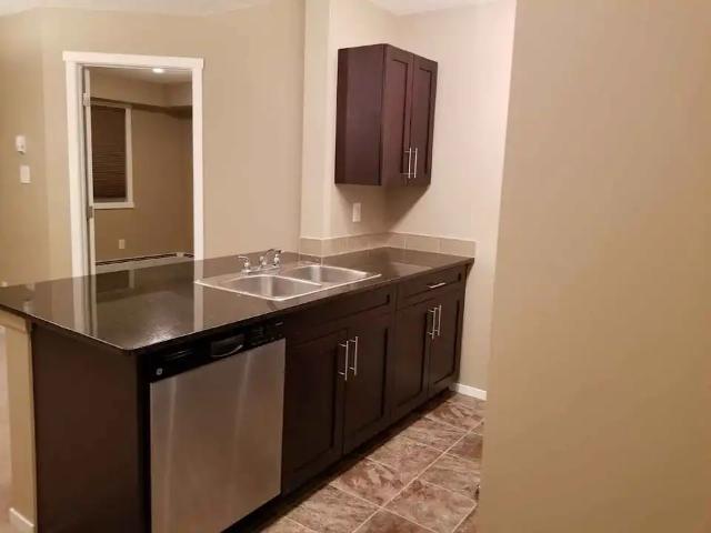 Large 2 bdrm 2 bath with den