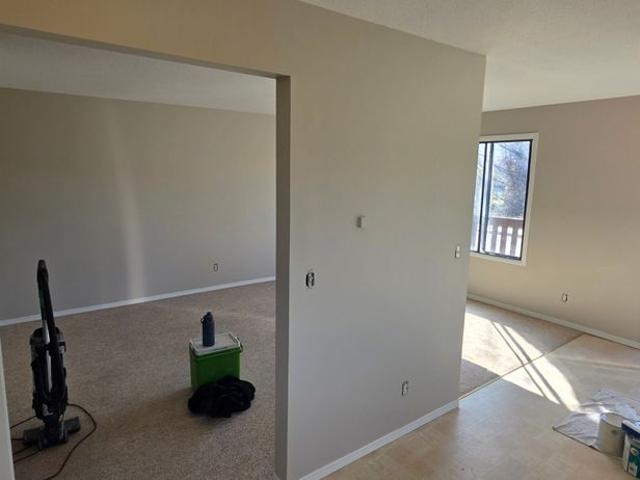Large 2 bed 1 bath unit by College