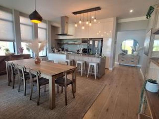 large 2 bedroom corner apartment on.