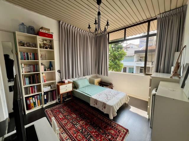 Large 350sqft suite room