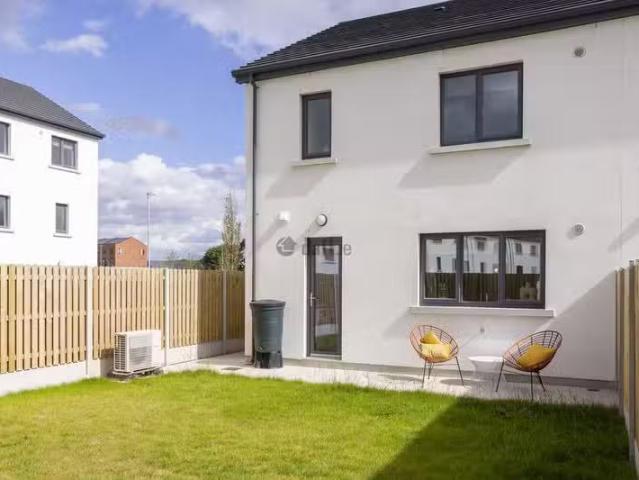 Large 3 Bedroom House, Occu Adamstown, Occu Adamstown, Adamsto.