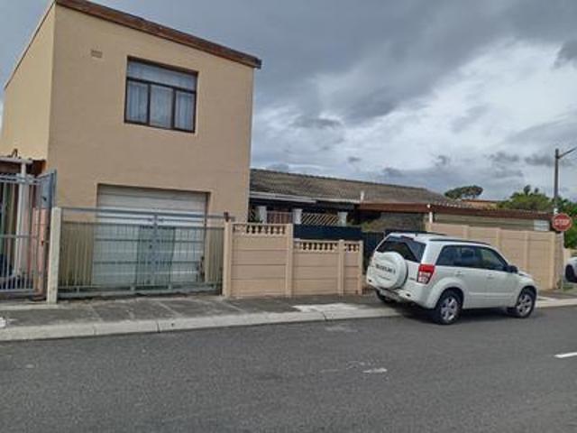 large 3 bedroom home with garage