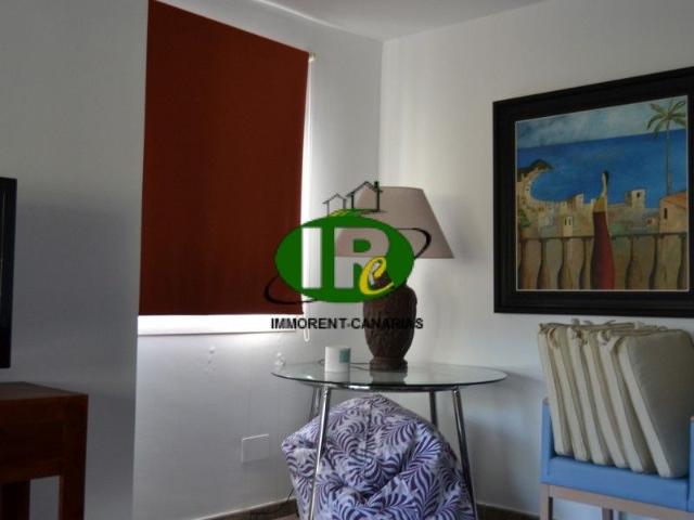 Large townhouse on 3 levels with terrace below and large roof terrace and garage space in San Fernando