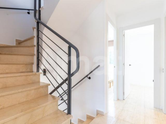Large triplex with terrace and pool, in Les Grases