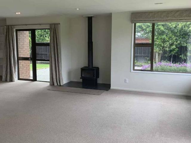 Large West Gore Family Home $530 per week