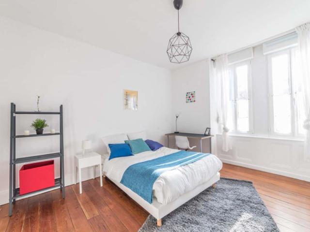 Large and bright bedroom 20m² ST38